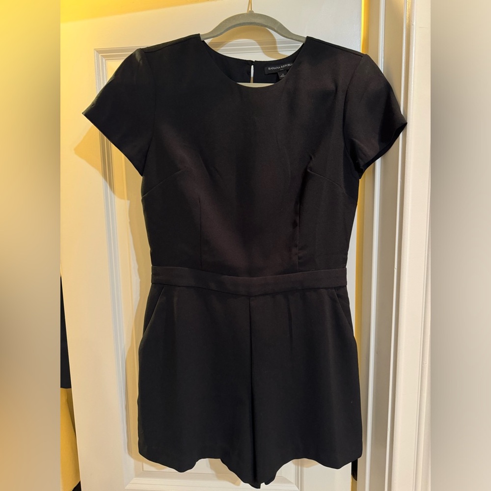 Banana republic romper, size 2